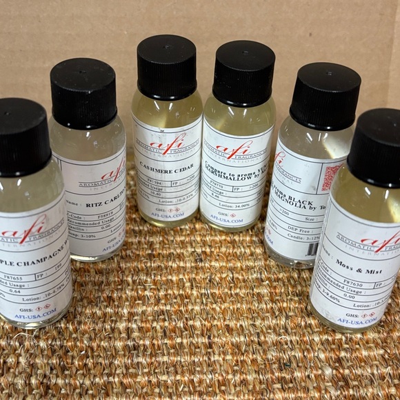 12 1-oz bottles Aromatic Fragrance Oils for candles, soaps, lotions New Sealed - Picture 2 of 13